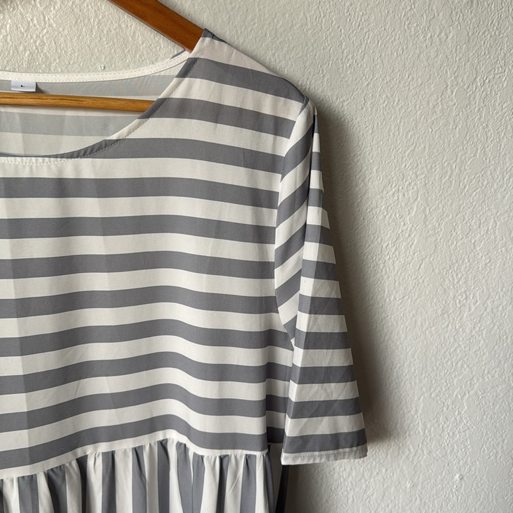Striped Tiered Dress - Picture 3 of 7